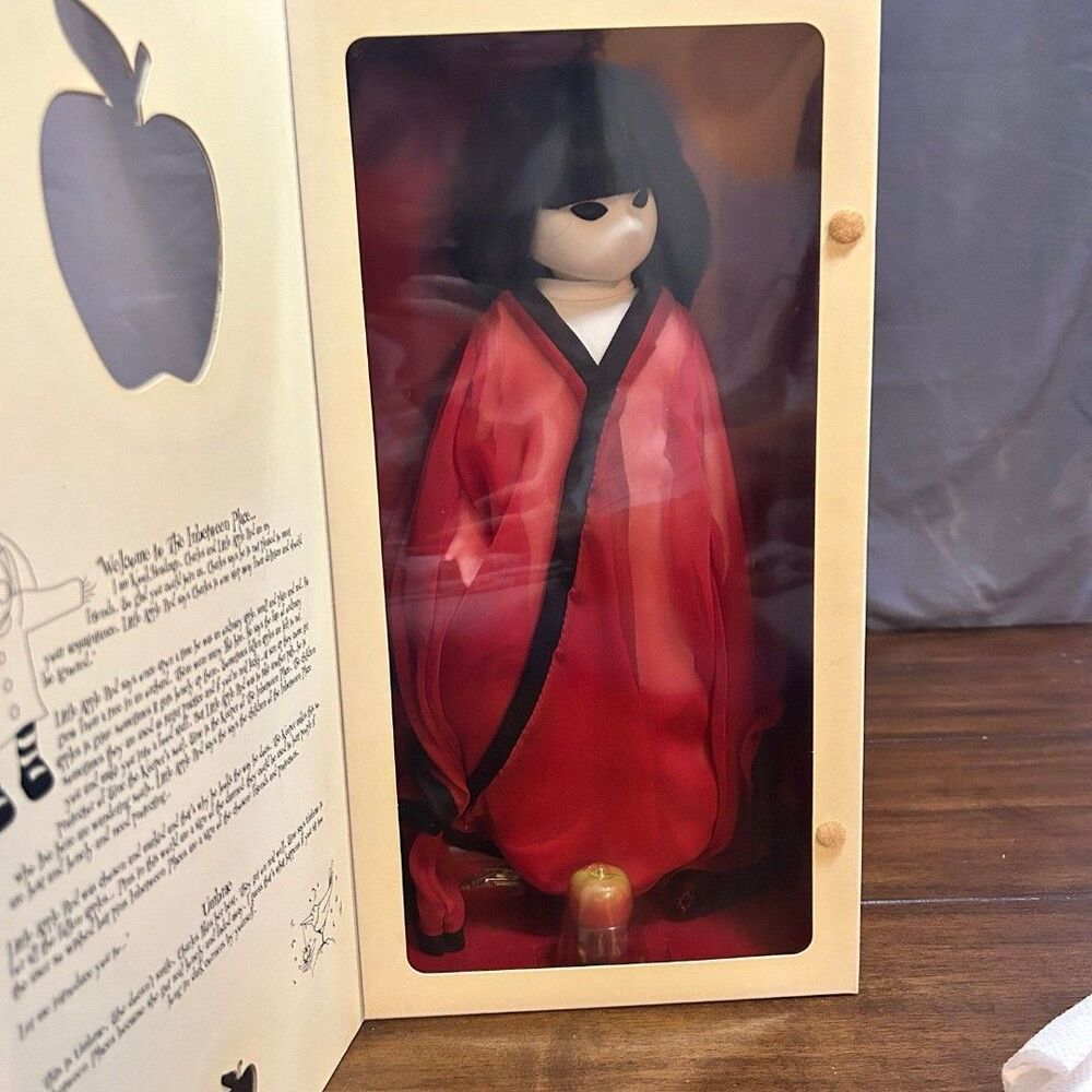 Apple Dolls Umbrae Vintage Collectible Horror Doll (PM)
